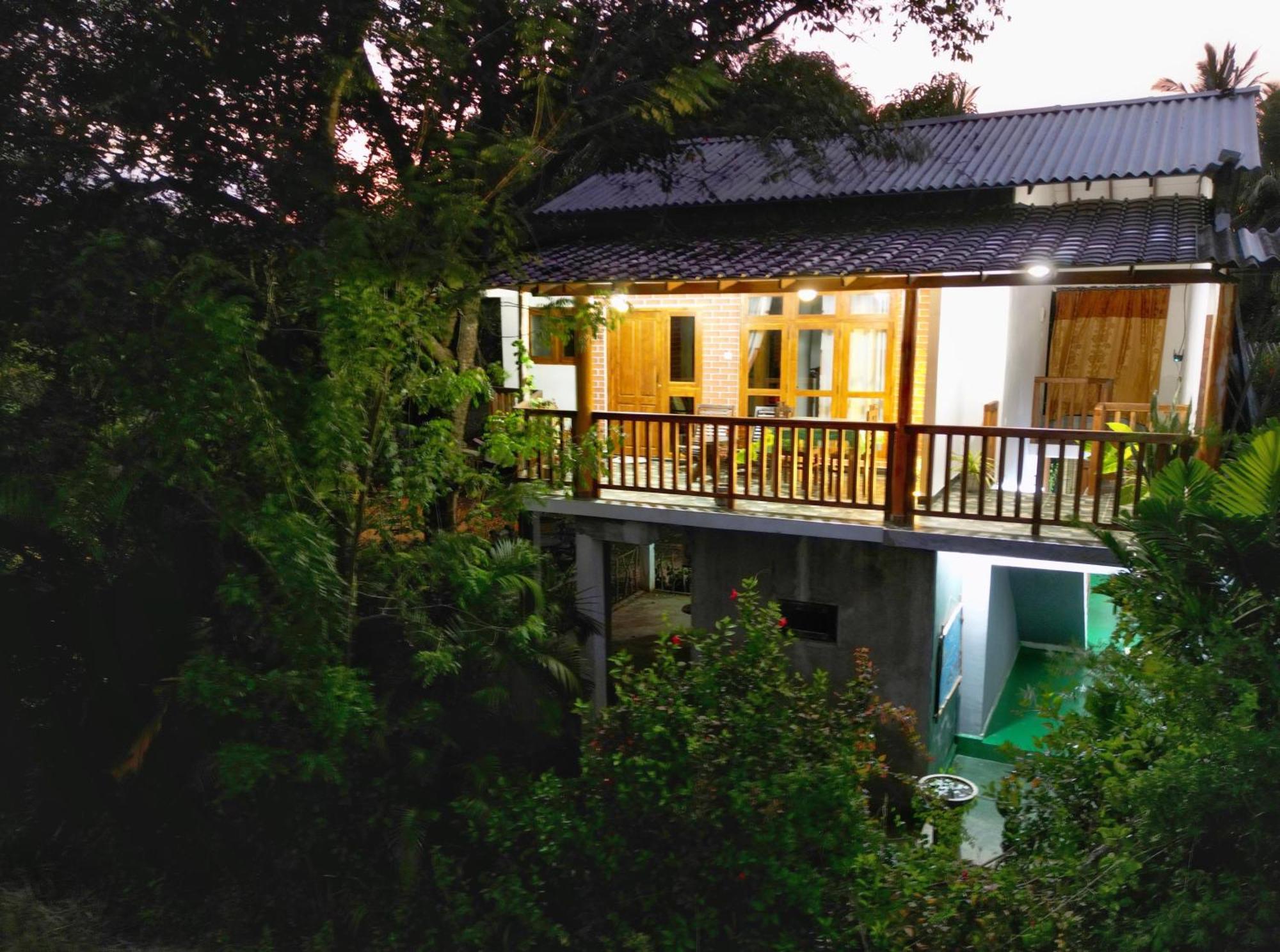 Sigiri Dilu Villa Sigiriya Esterno foto